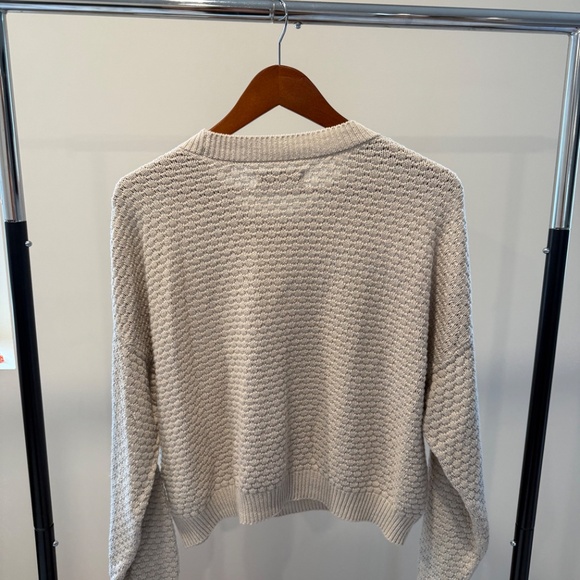 Hollister sweater - Picture 2 of 3